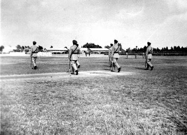 Images/1 LF colour Troop 1951352.jpg